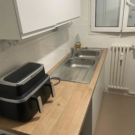 Confortable Pour Petit Budget Apartamento Le Mans